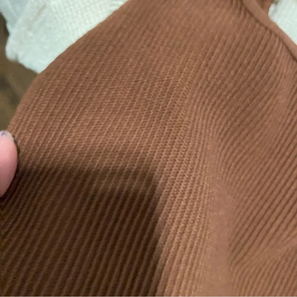 Aritzia | Babaton Sculpt Knit Squareneck Cropped Tank. Large Brown. - Picture 7 of 9